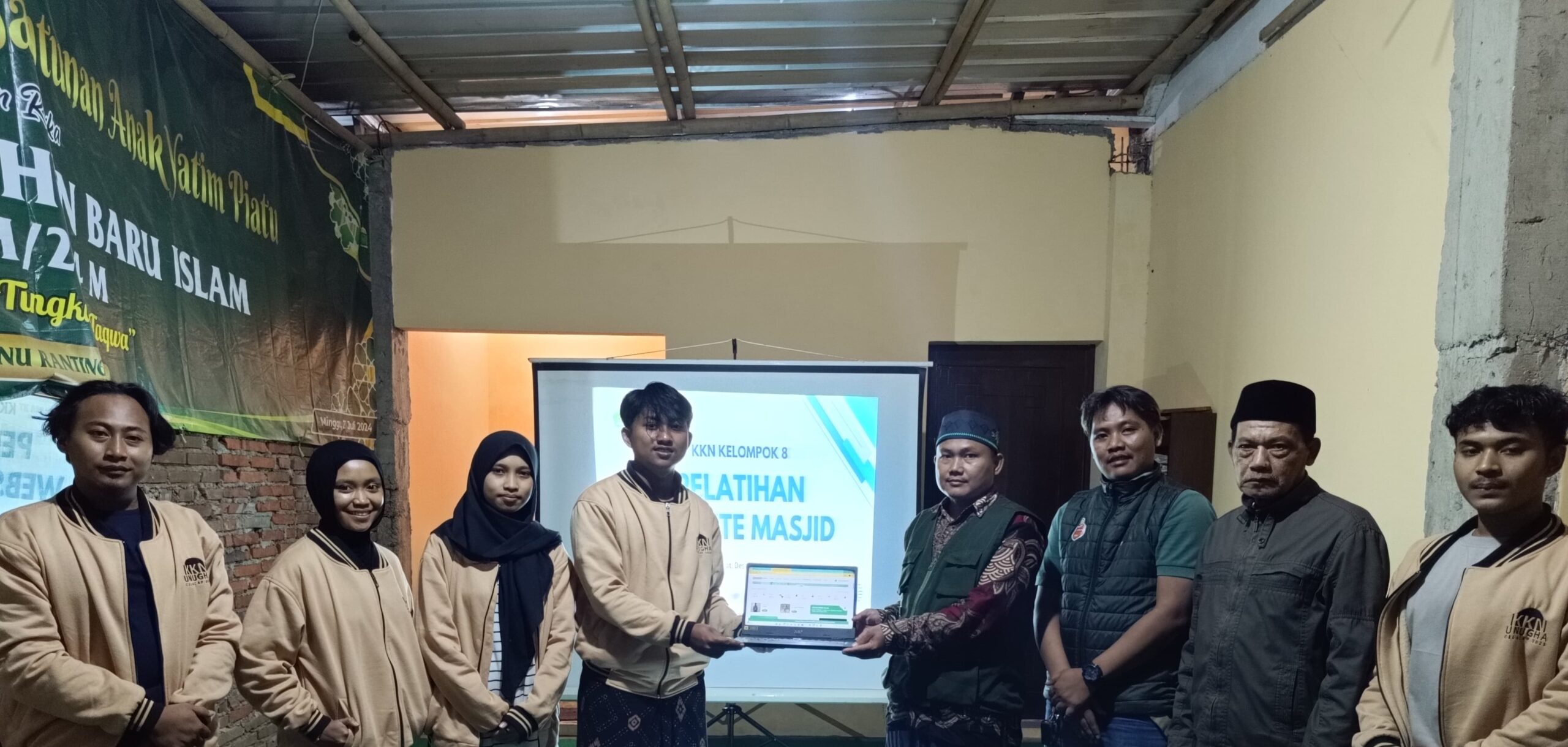 Modernisasi Masjid: Website Nurul Falah Resmi Diserahkan, Pengurus Dibekali Pelatihan Pengelolaan